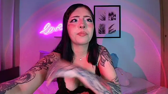 Its  Alice online show from 04/11/26, 02:38