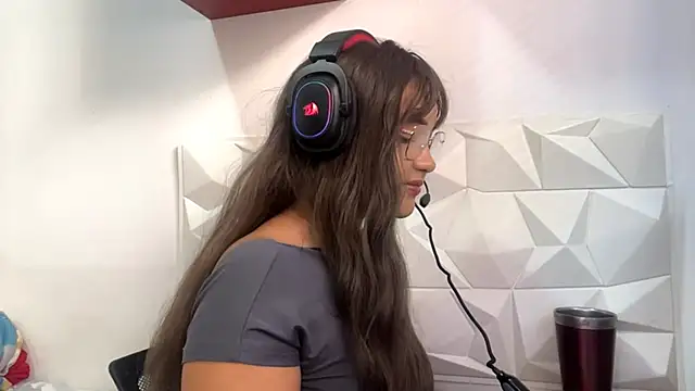 IsisValentine online show from 04/10/26, 04:01