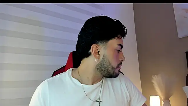 Alexander Diazz online show from 04/17/26, 01:36