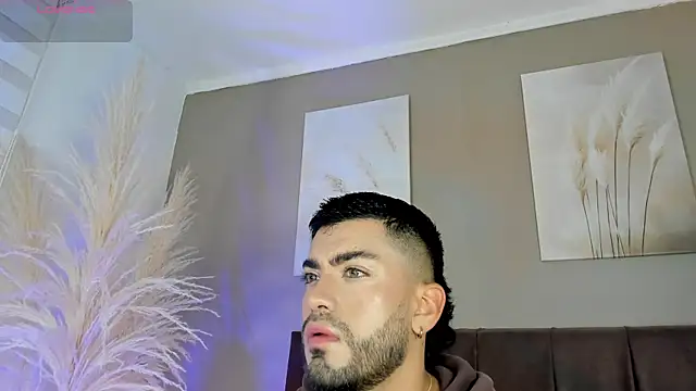 Snapshot of Alexander_Diazz chatting on 07/15/26, 02:22 Alexander Diazz online show from 07/15/26, 02:22