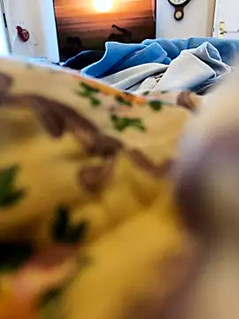 nessuno18 online show from 04/25/26, 01:52