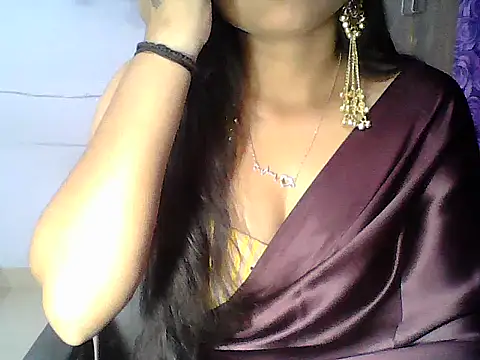 Snapshot of Saxy_Mony002 chatting on 05/19/26, 02:01 Saxy Mony002 online show from 05/19/26, 02:01