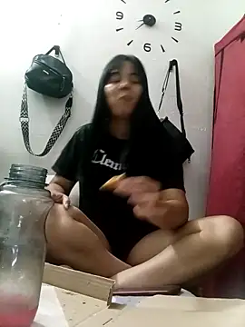 Lcamilagarcia online show from 05/05/26, 03:14