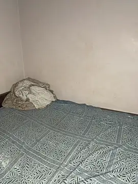 Love Birds00 online show from 04/22/26, 08:28