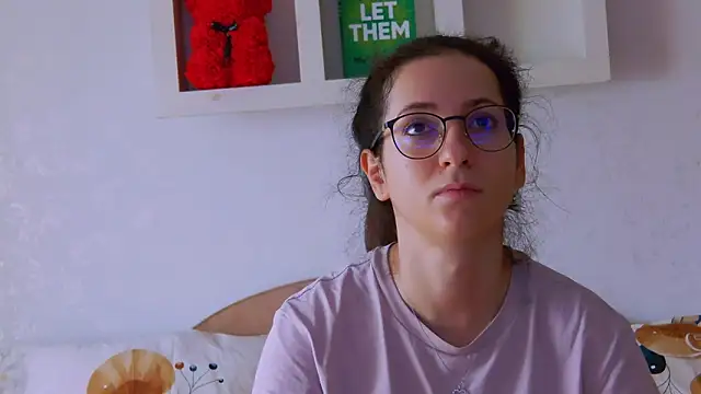 KarolDolly05 online show from 04/17/26, 12:52