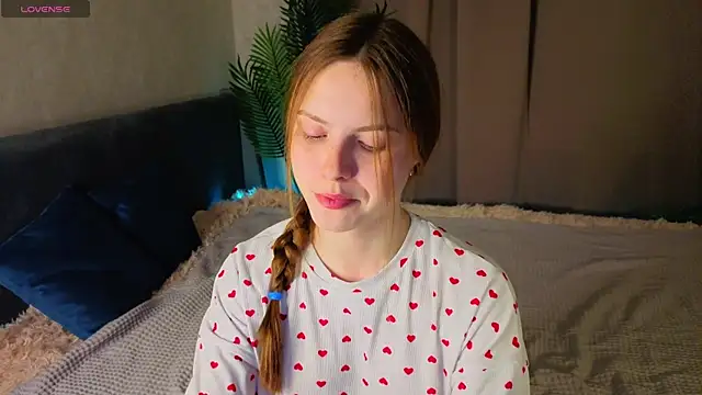 Snapshot of Diana_Broooks chatting on 05/09/26, 01:00 Diana Broooks online show from 05/09/26, 01:00