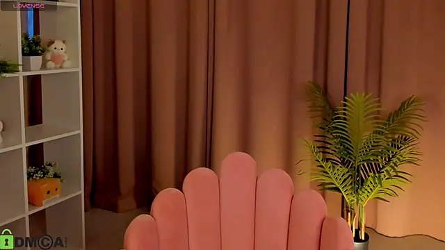 Oliviabagheera online show from 04/17/26, 04:26