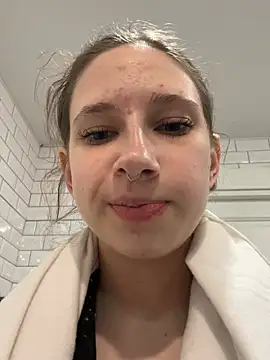 michelle lovique online show from 04/15/26, 07:04