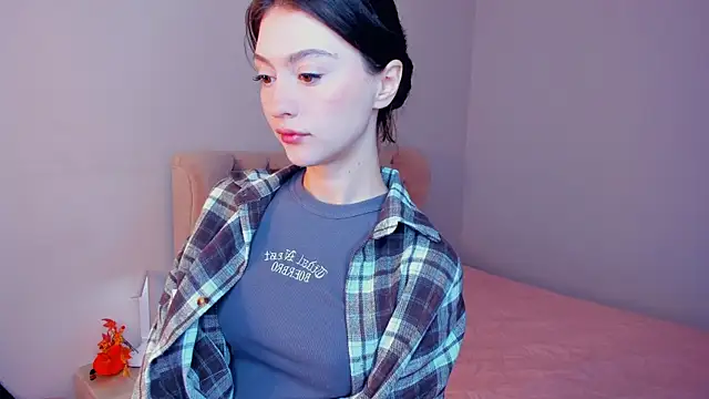 LibbieSchworm online show from 04/13/26, 08:42