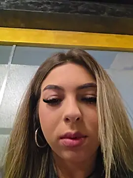 Snapshot of AylinRosee chatting on 07/25/26, 03:15 AylinRosee online show from 07/25/26, 03:15