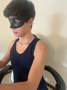 ojitosdegato online show from 04/20/26, 04:21