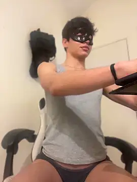 ojitosdegato online show from 04/23/26, 02:52