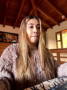  BellaSmith  online show from 04/23/26, 03:03