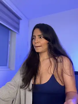 Snapshot of holaRosa chatting on 05/30/26, 11:24 holaRosa online show from 05/30/26, 11:24