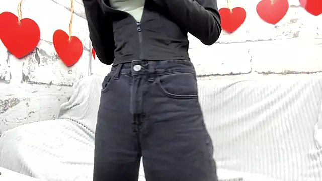 hii elle online show from 04/19/26, 08:24