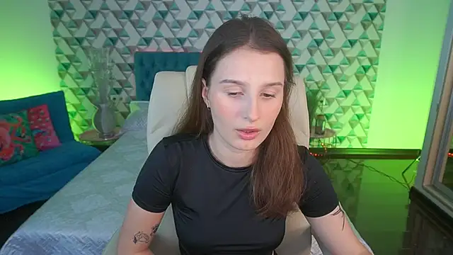 VikVikLove online show from 06/10/26, 07:57