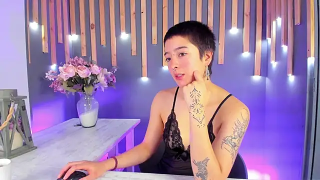 Atheena   online show from 04/21/26, 01:06