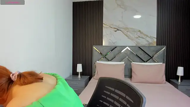 Milacurvy online show from 04/20/26, 07:15