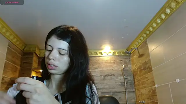 Snapshot of Sophie_Copers chatting on 04/21/26, 02:45 Sophie Copers online show from 04/21/26, 02:45