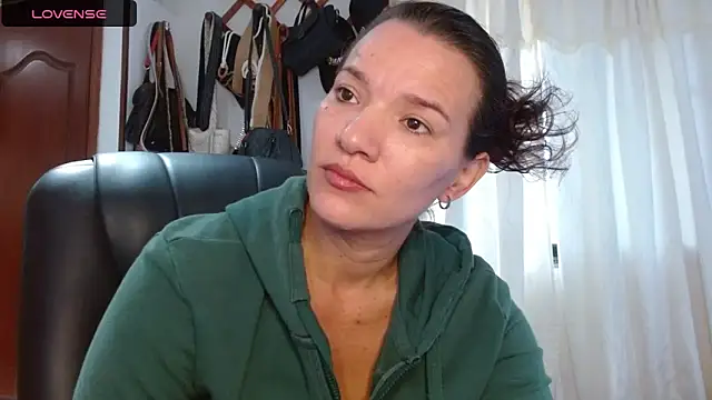 valery fitt online show from 04/17/26, 11:13