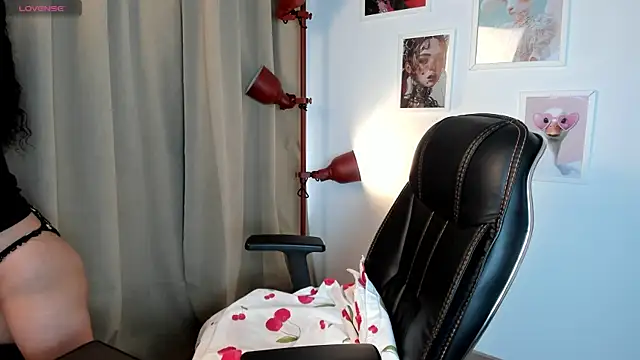 dolcee   online show from 04/29/26, 01:15