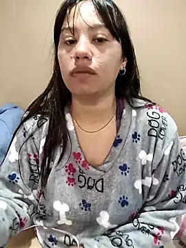 celeste beacker online show from 04/25/26, 04:37