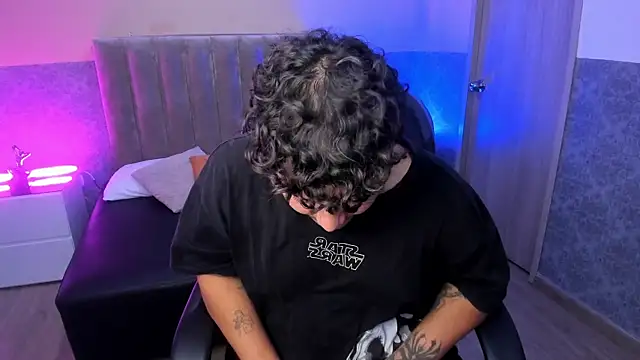 DAMON SALVATTORE online show from 04/17/26, 03:31