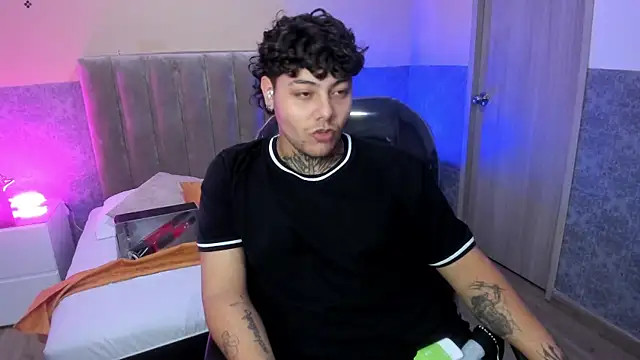 DAMON SALVATTORE online show from 04/18/26, 03:54