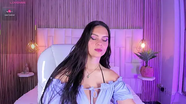 Snapshot of NicolSantos chatting on 05/01/26, 11:48 NicolSantos online show from 05/01/26, 11:48