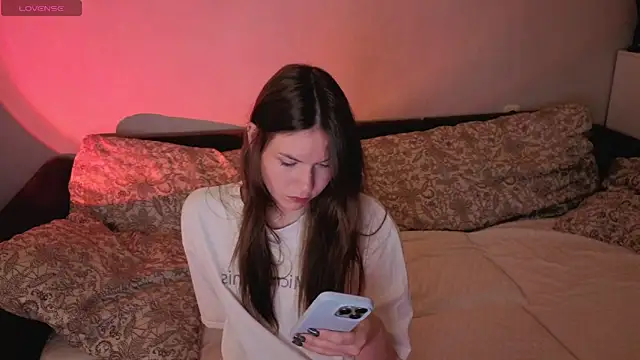 Wanna see uFII online show from 04/23/26, 08:22