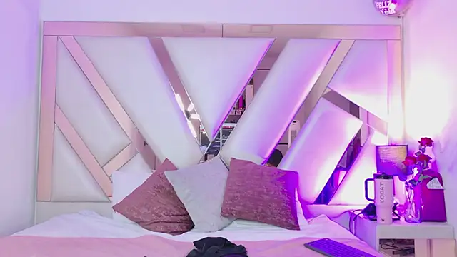 AshleyFerreer online show from 04/20/26, 05:26