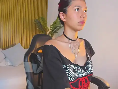 rosalita4  online show from 04/21/26, 07:06