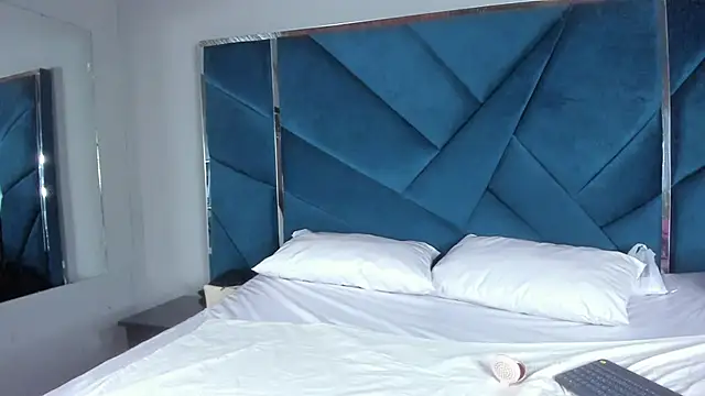 Samantha Walton online show from 04/18/26, 04:27