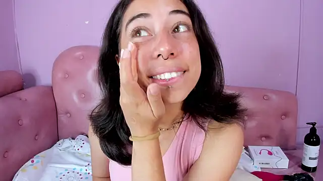 Samantha Walton online show from 04/20/26, 07:37