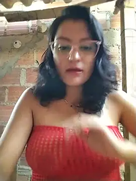 Snapshot of sienna_elara chatting on 07/08/26, 11:04 sienna elara online show from 07/08/26, 11:04