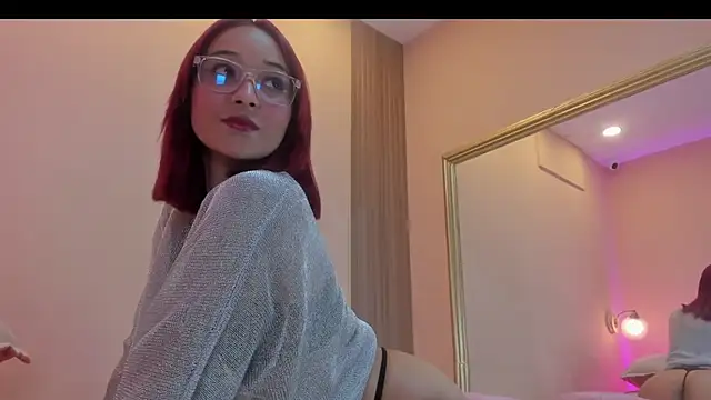 MiaFoxxx5 online show from 04/11/26, 07:07