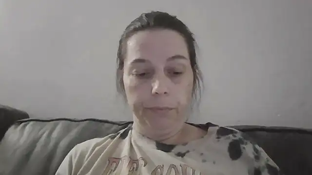 lily1982 online show from 04/24/26, 01:19