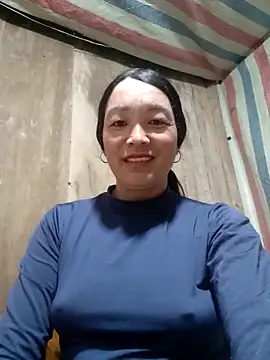 Snapshot of vanlucky2 chatting on 04/27/26, 11:03 vanlucky2 online show from 04/27/26, 11:03