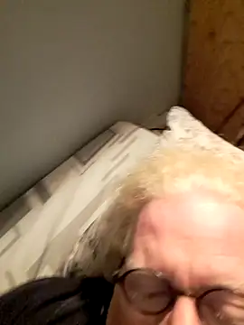 ChrisMtl83 online show from 04/23/26, 06:25