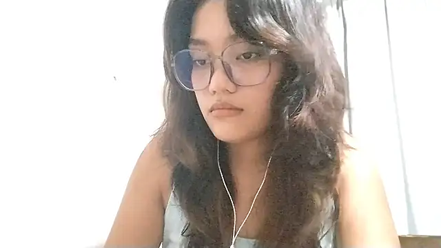 OliviaCarchi online show from 04/24/26, 12:18