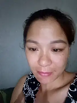 Snapshot of mia0033 chatting on 04/19/26, 06:21 mia0033 online show from 04/19/26, 06:21