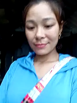 Snapshot of mia0033 chatting on 05/01/26, 10:31 mia0033 online show from 05/01/26, 10:31