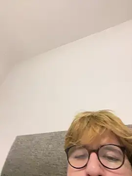 Snapshot of ardqreal chatting on 04/08/26, 10:43 ardqreal online show from 04/08/26, 10:43