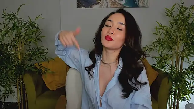 Riddle Lay online show from 04/13/26, 09:53