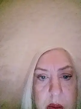 Julia20X online show from 04/18/26, 03:27