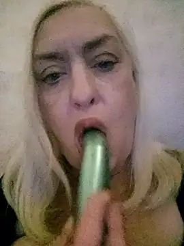 Julia20X online show from 04/21/26, 04:01