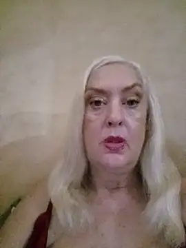 Snapshot of Julia20X chatting on 07/03/26, 12:11 Julia20X online show from 07/03/26, 12:11