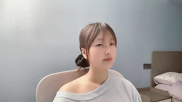 Xiaoqing00 online show from 04/19/26, 02:11