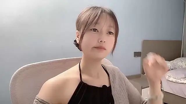 Xiaoqing00 online show from 04/21/26, 02:37