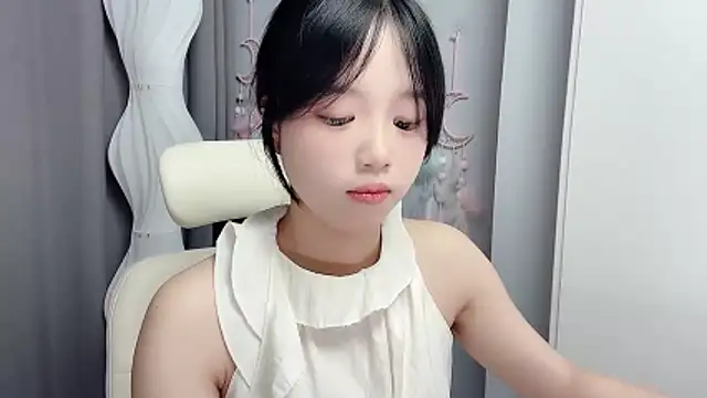 Xiaoqing00 online show from 06/02/26, 04:36